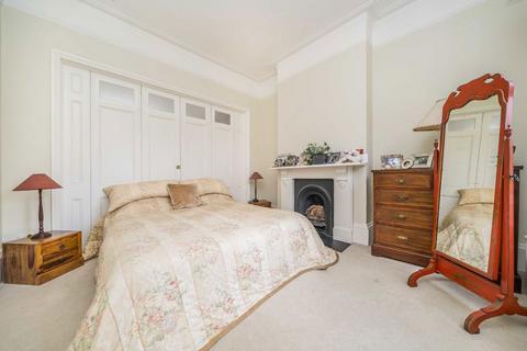 3 Crescent Road, Kingston Upon Thames, KT2 7RD