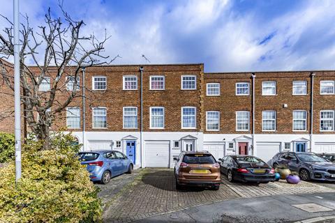 4 bedroom terraced house to rent, Blenheim Gardens, Kingston Upon Thames KT2