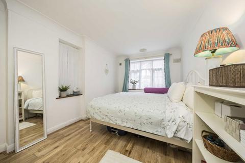 2 bedroom flat to rent, Knights Park, Kingston Upon Thames KT1