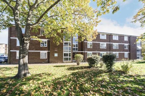 2 bedroom flat to rent, Haylett Gardens, Kingston Upon Thames KT1