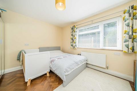 2 bedroom flat for sale, New Road, Kingston Upon Thames KT2