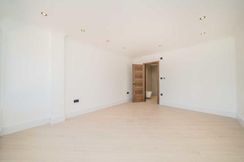 5 bedroom detached house for sale, Ullswater Crescent, London SW15