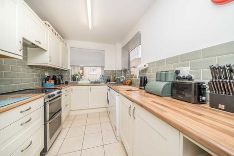 2 bedroom flat for sale, Queens Road, Kingston Upon Thames KT2