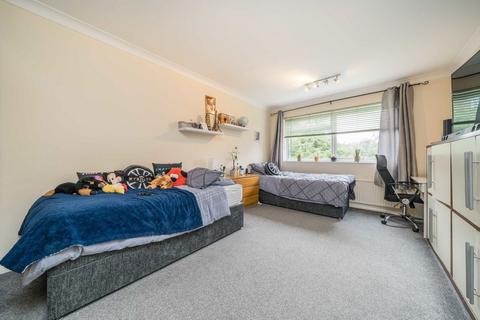 2 bedroom flat for sale, Queens Road, Kingston Upon Thames KT2