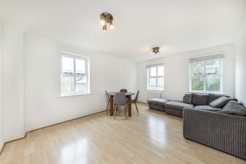 2 bedroom flat to rent, Highfield Close, London SE13