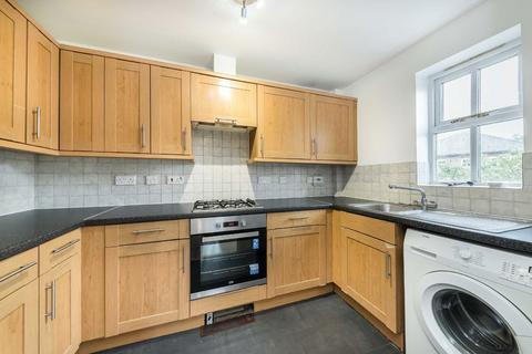 2 bedroom flat to rent, Highfield Close, London SE13