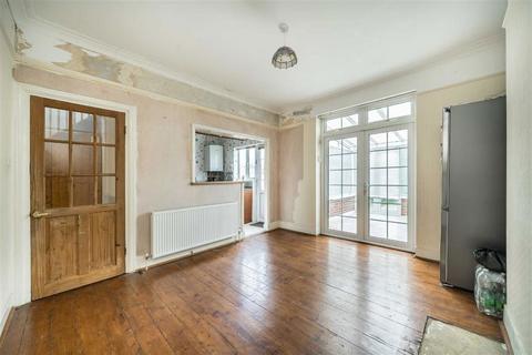 3 bedroom semi-detached house for sale, Dallinger Road, London SE12