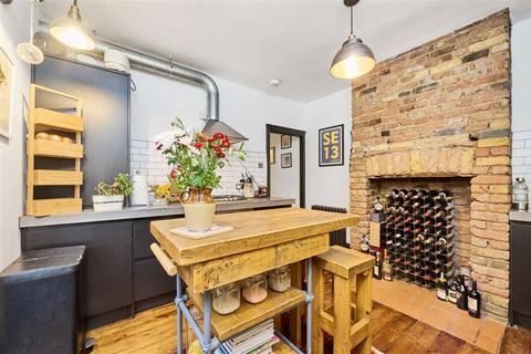 2 bedroom flat for sale, Leahurst Road, London SE13