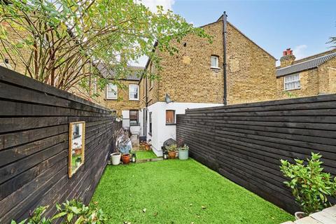 298 Leahurst Road, London, SE13 5LT