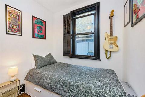 298 Leahurst Road, London, SE13 5LT