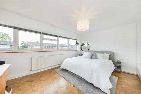 2 bedroom flat for sale, Fairby Road, London SE12