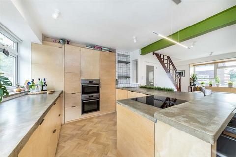 2 bedroom flat for sale, Fairby Road, London SE12