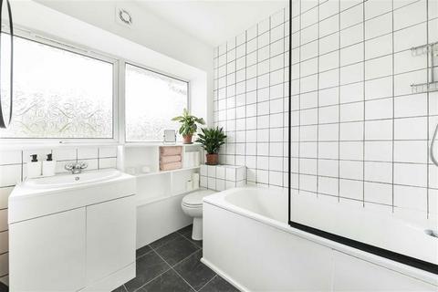17 Fairby Road, London, SE12 8JP