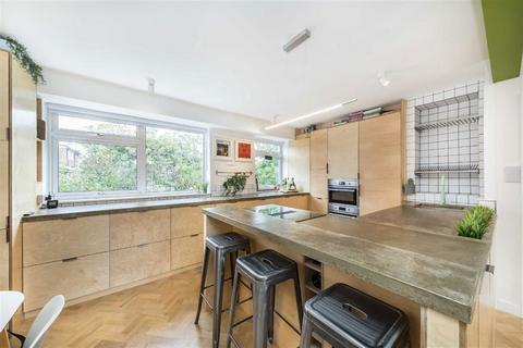 17 Fairby Road, London, SE12 8JP