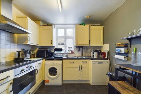 2 bedroom flat for sale, Park Hill Road, Bromley BR2