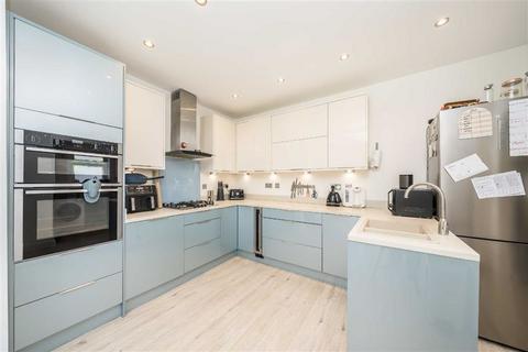 3 bedroom semi-detached house for sale, Waite Davies Road, London SE12