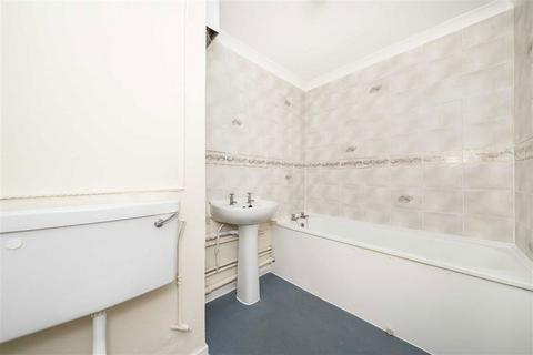 1 bedroom flat for sale, Taunton Road, London SE12