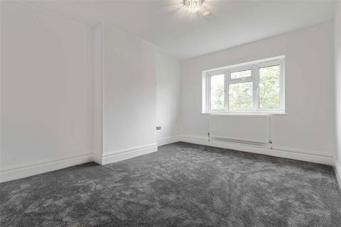 2 bedroom flat for sale, Alnwick Road, London SE12