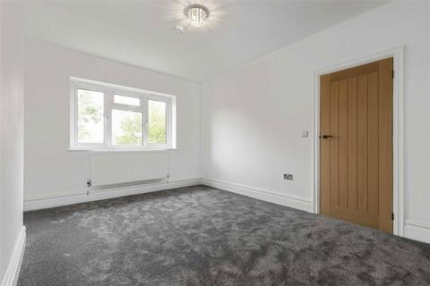 2 bedroom flat for sale, Alnwick Road, London SE12