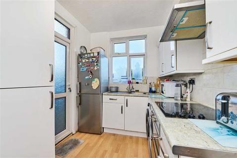 4 bedroom semi-detached house for sale, Hartsmead Road, London SE9