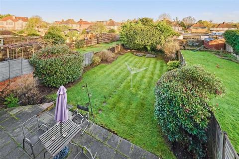 4 bedroom semi-detached house for sale, Hartsmead Road, London SE9