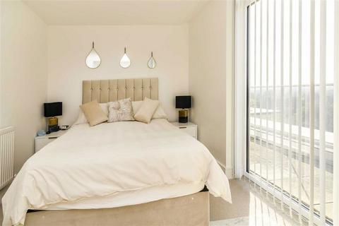 3 bedroom flat for sale, Grove Place, London SE9