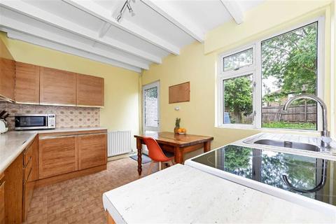 3 bedroom house for sale, Eltham Green Road, London SE9