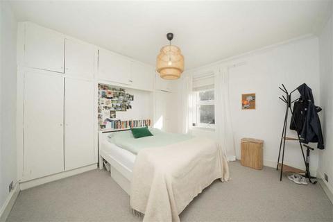 2 bedroom flat for sale, Lenham Road, London SE12