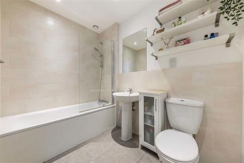 2 bedroom flat for sale, Ottley Drive, London SE3