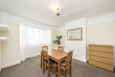 2 bedroom flat for sale, Amblecote Road, London SE12