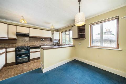 3 bedroom flat for sale, Lee Road, London SE3