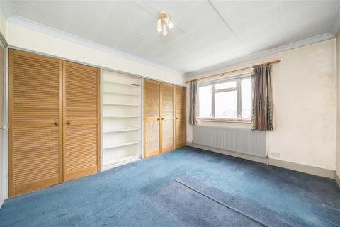 3 bedroom flat for sale, Lee Road, London SE3