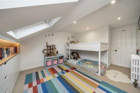 132 Leahurst Road, London, SE13 5NN