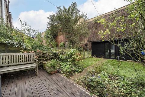 132 Leahurst Road, London, SE13 5NN