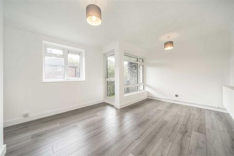 2 bedroom flat for sale, Ravens Way, London SE12