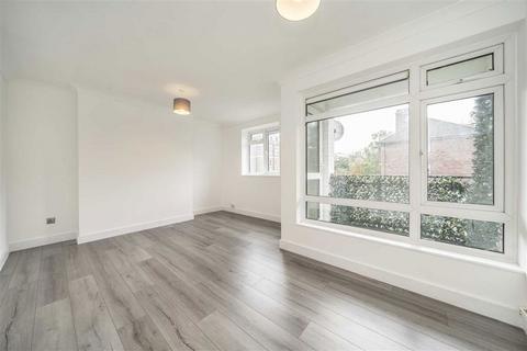 2 bedroom flat for sale, Ravens Way, London SE12