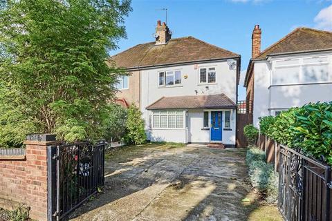 4 bedroom semi-detached house for sale, Chinbrook Road, London SE12