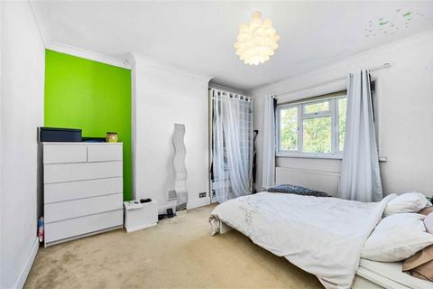 4 bedroom semi-detached house for sale, Chinbrook Road, London SE12