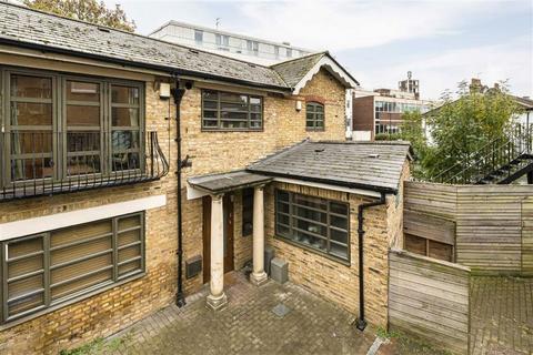 2 bedroom end of terrace house for sale, Meadowcourt Road, London SE3