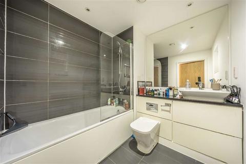 1 bedroom flat for sale, Freda Street, London SE16