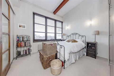 2 bedroom flat for sale, Grange Road, London SE1