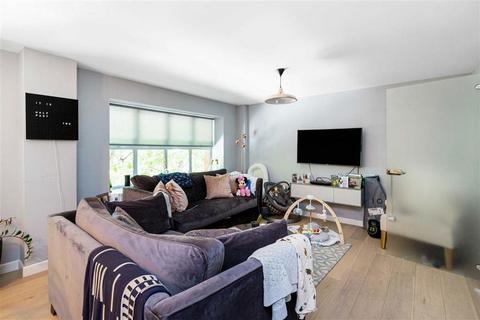 2 bedroom flat for sale, Tower Bridge Road, London SE1