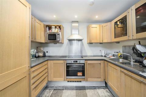 2 bedroom flat for sale, Long Lane, London SE1