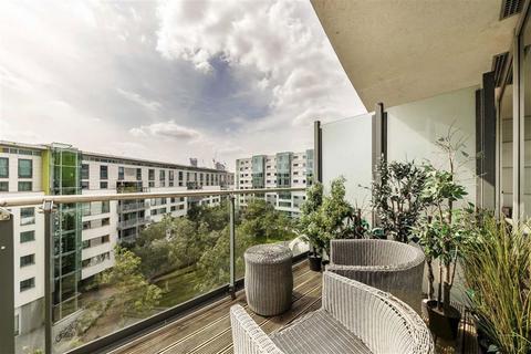 2 bedroom flat for sale, Empire Square East, London SE1