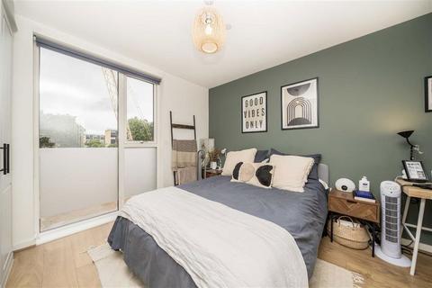 1 bedroom flat for sale, River Rise Close, London SE8