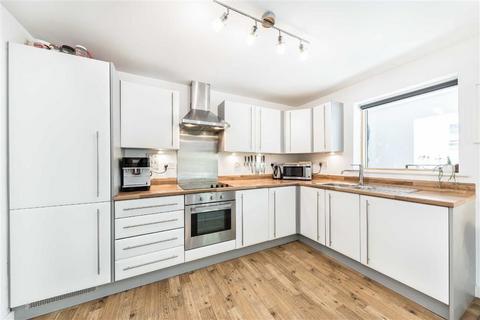 2 bedroom flat for sale, Sun Passage, London SE16