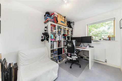 2 bedroom flat for sale, Sun Passage, London SE16