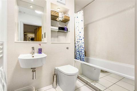 1 bedroom flat for sale, Southwark Bridge Road, London SE1