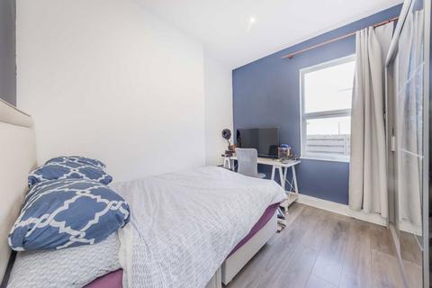 1 bedroom flat for sale, Cambridge Avenue, London NW6