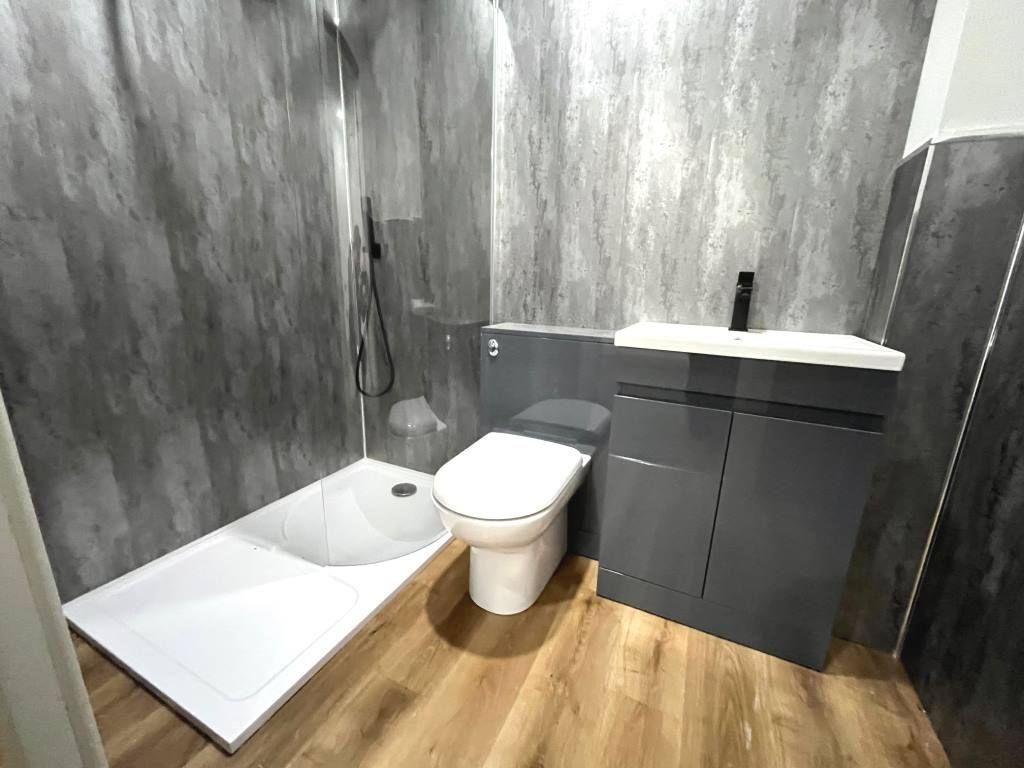 Photograph 12